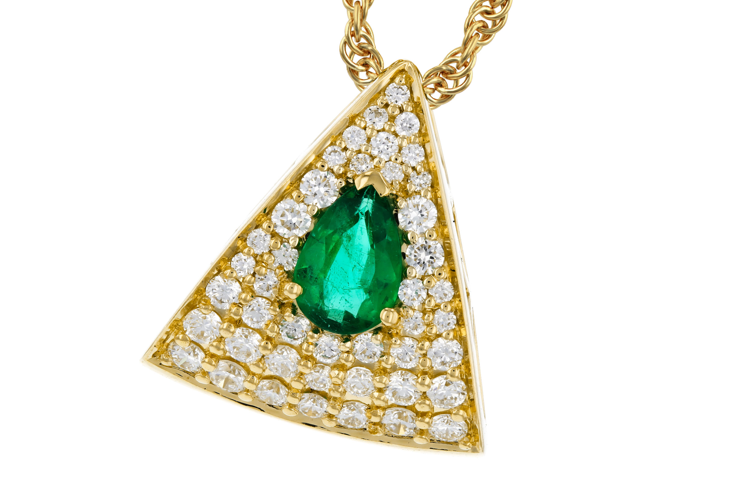 H330-02430: NECKLACE .26 EMERALD .60 TGW (6x4MM EM)