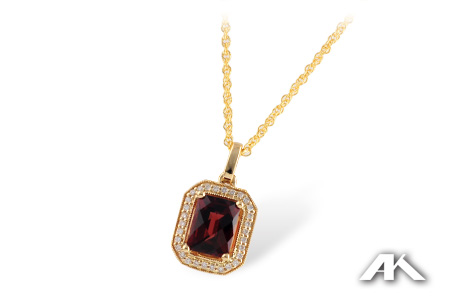 K241-84266: NECK 1.93 GARNET 2.04 TGW