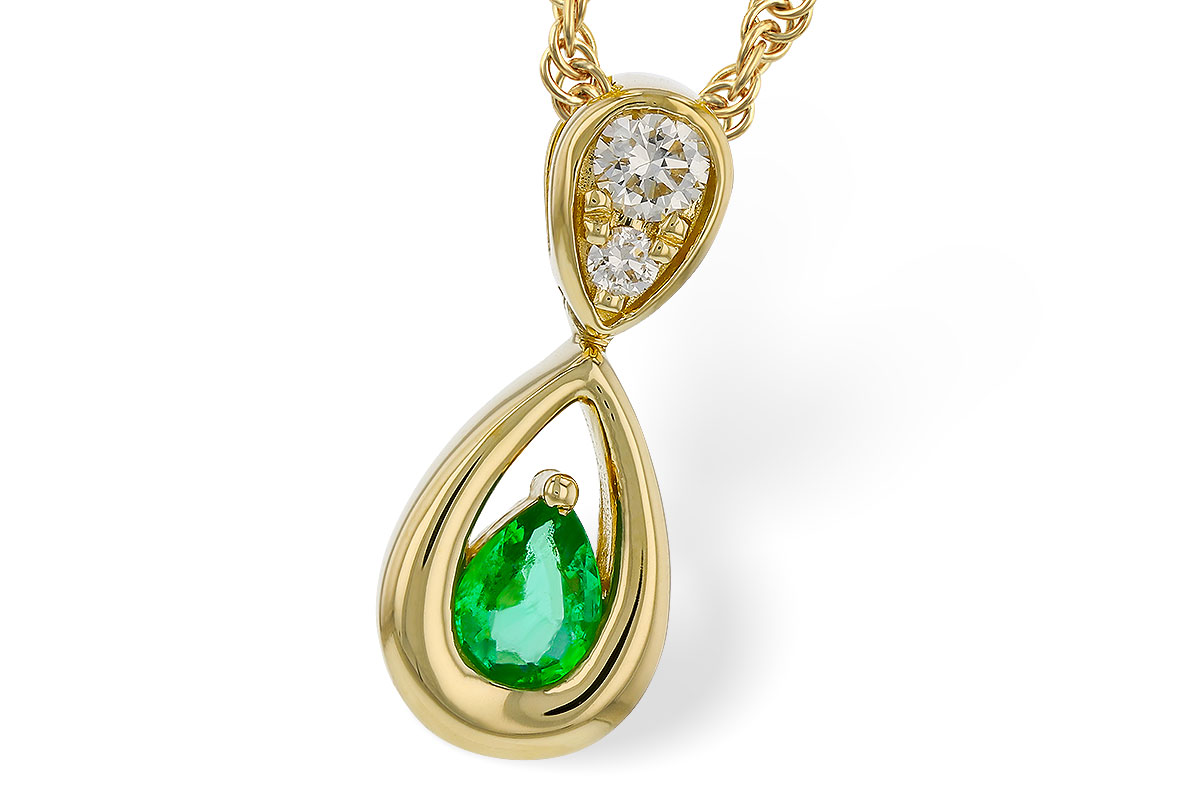 K329-13321: NECKLACE .10 EMERALD .16 TGW (4x3 EMER)